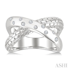 1/10 Ctw Split Criss Cross Round Cut Diamond Fashion Ring in Sterling Silver