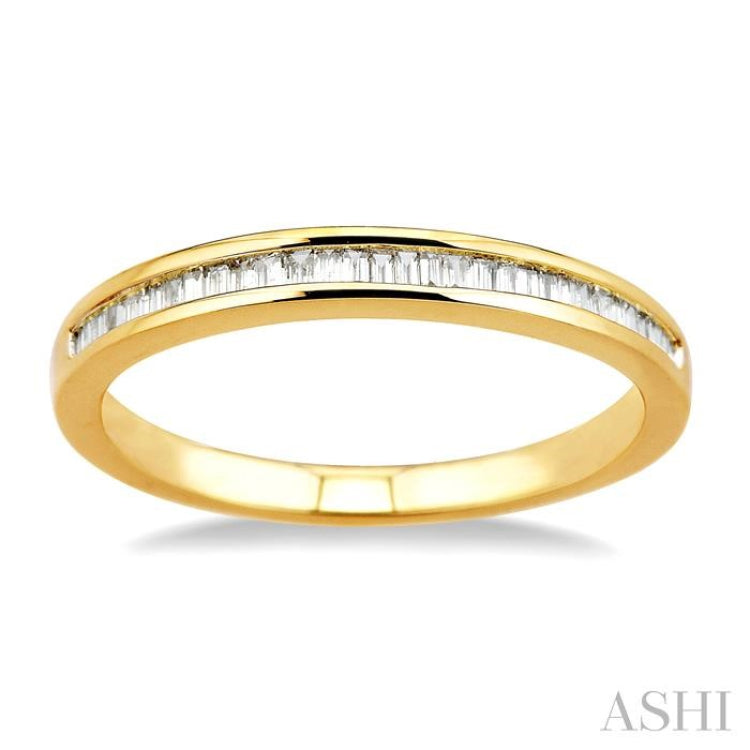 1/4 Ctw Channel Set Baguette Cut Diamond Wedding Band in 14K Yellow Gold