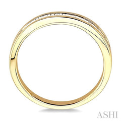 1/4 Ctw Channel Set Baguette Cut Diamond Wedding Band in 14K Yellow Gold