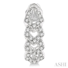 1/4 Ctw Petite Geometric Link Round Cut Diamond Fashion Huggies in 10K White Gold
