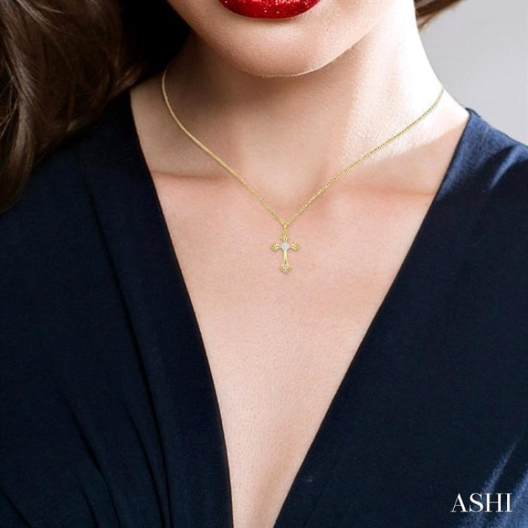 1/4 Ctw Art Deco Lovebright Round Cut Diamond Cross Pendant in 14K Yellow and White Gold with chain