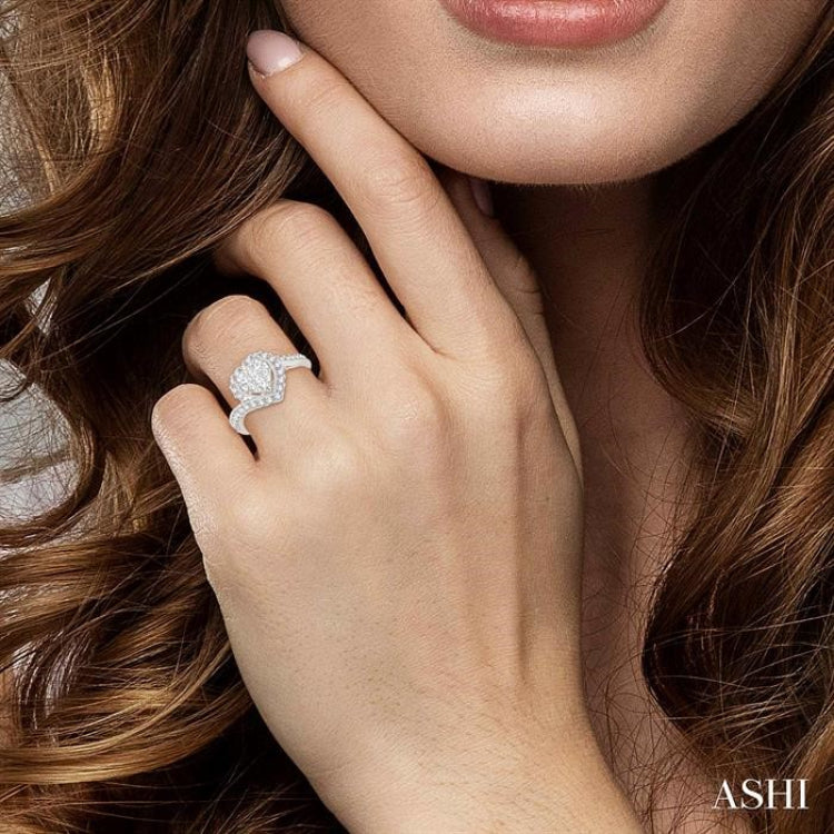 5/8 Ctw Round Cut Diamond Heart Shaped Lovebright Ring in 14K White Gold