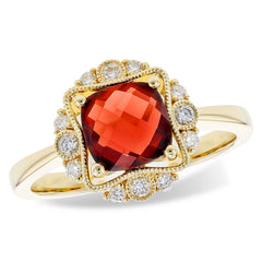 14KT Gold Ladies Garnet Fashion Ring