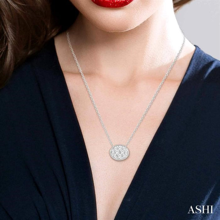 1/2 Ctw Oval Shape Lovebright Diamond Pendant With Chain in 14K White Gold