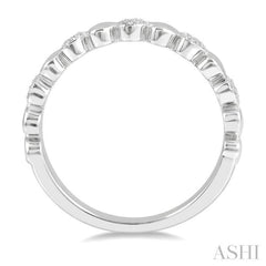 1/20 Ctw Mini Hearts Round Cut Diamond Fashion Band in Sterling Silver