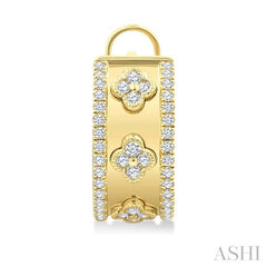 1/2 Ctw Round Cut Diamond Clover Fashion Hoop Earrings in 14K Yellow Gold